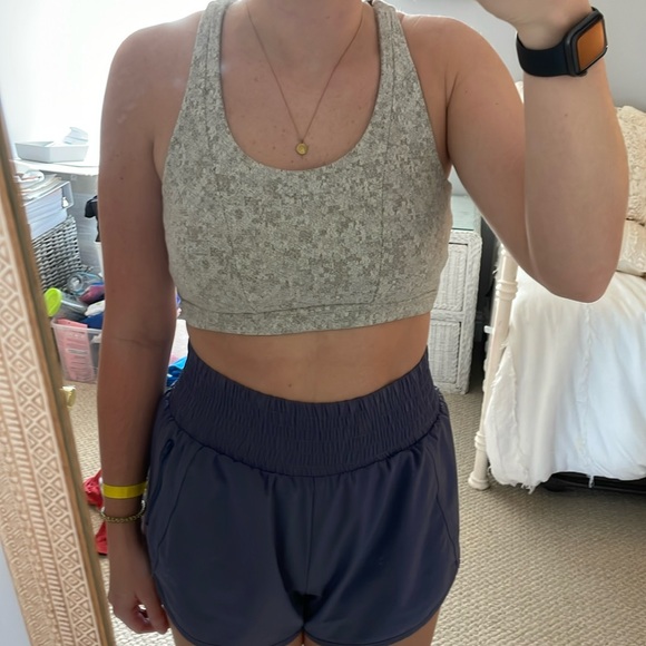 Gymshark Sportsbra - Picture 2 of 4